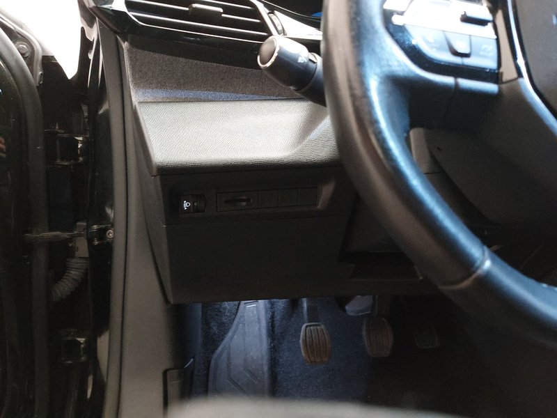 Peugeot 308 1.5 BlueHDI Allure • ACC • LED — 7