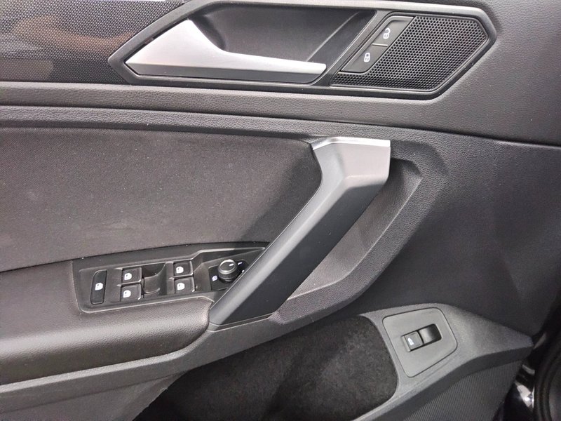 Volkswagen Tiguan 2.0 TDI automatik Elegance • ACC • Full LED — 10