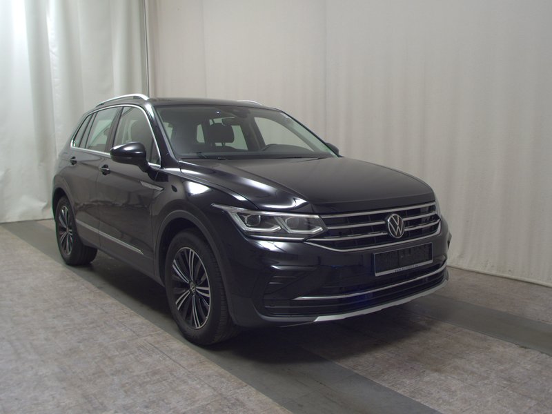 Volkswagen Tiguan 2.0 TDI automatik Elegance • ACC • Full LED — 3