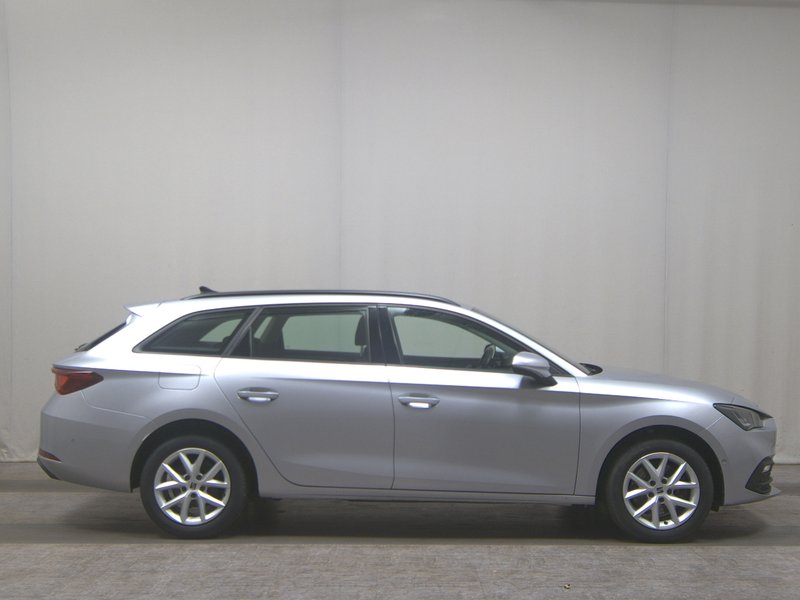 SEAT Leon Sportstourer 2.0 TDI automatik Style • LED • digitalni instrumenti