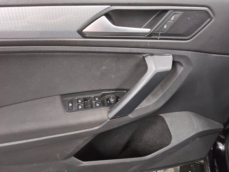Volkswagen Tiguan 2.0 TDI Life • Full LED • AHK — 9