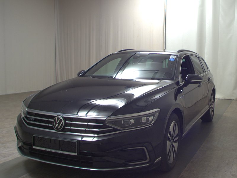 Volkswagen Passat Variant GTE 1.4 TSI automatik • ACC • LED — 2