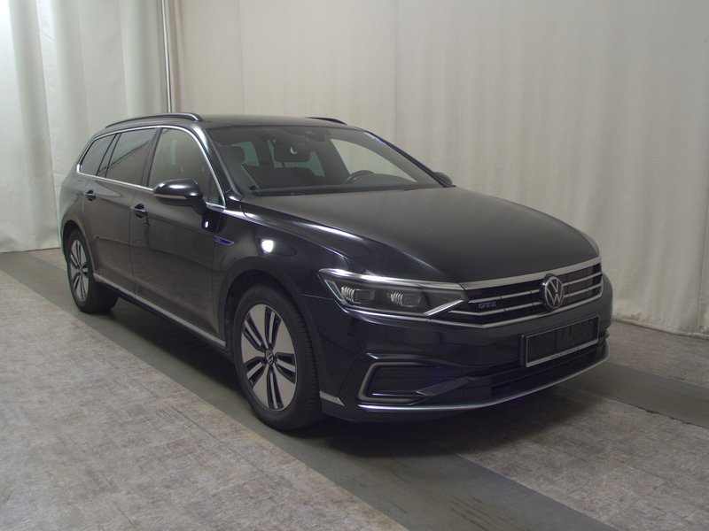 Volkswagen Passat Variant GTE 1.4 TSI automatik • ACC • LED — 3