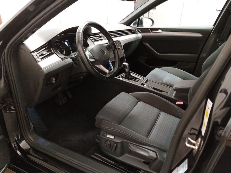 Volkswagen Passat Variant GTE 1.4 TSI automatik • ACC • LED — 6