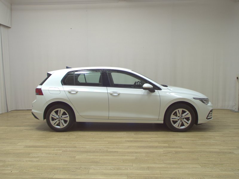 Volkswagen Golf 8 2.0 TDI automatik Life • ACC • bežično punjenje