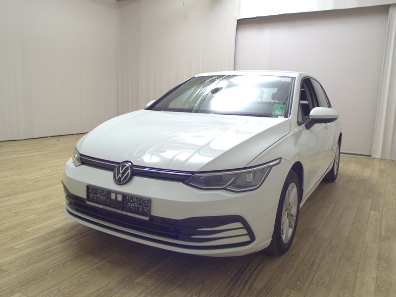 Volkswagen Golf 8 2.0 TDI automatik Life • ACC • bežično punjenje — 2