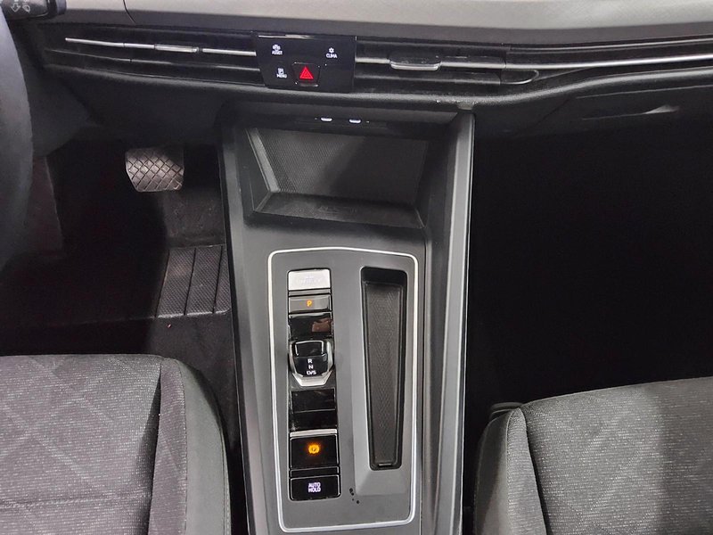 Volkswagen Golf 8 2.0 TDI automatik Life • ACC • bežično punjenje — 6
