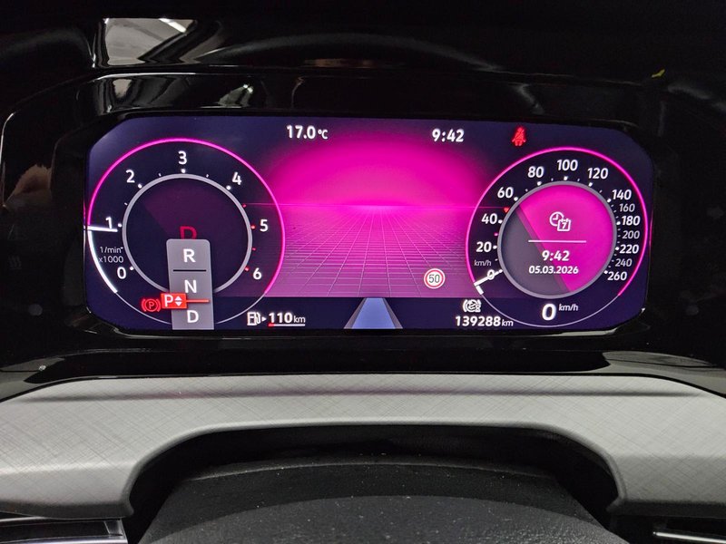 Volkswagen Golf 8 2.0 TDI automatik Life • ACC • bežično punjenje — 8