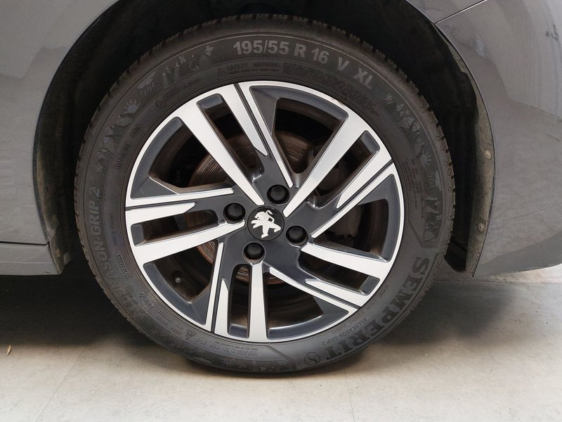Peugeot 208 1.2 PureTech Allure • Full LED • digitalni instrumenti — 11