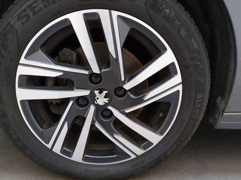 Peugeot 208 1.2 PureTech Allure • Full LED • digitalni instrumenti — 9