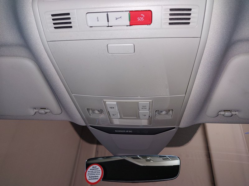 Volkswagen Passat Variant 2.0 TDI Business automatik • ACC • LED — 13