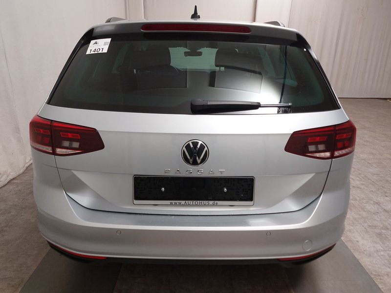 Volkswagen Passat Variant 2.0 TDI Business automatik • ACC • LED — 14