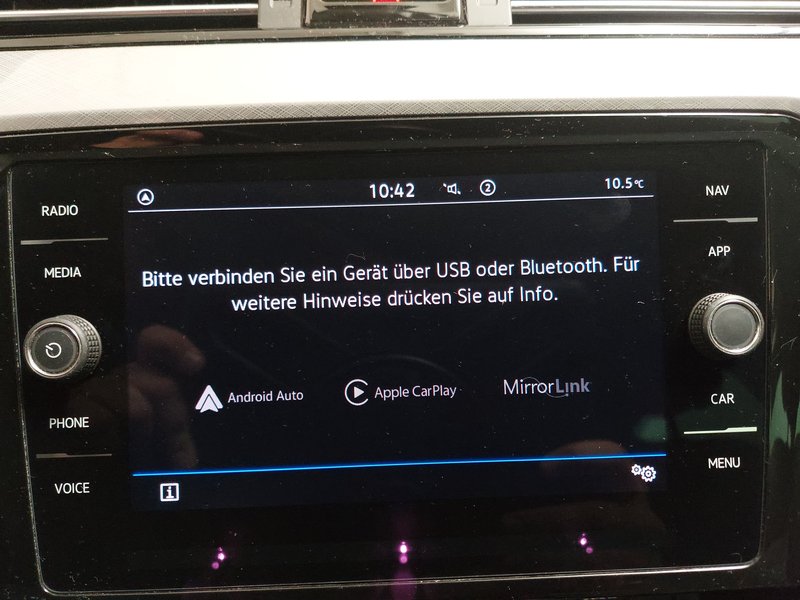 Volkswagen Passat Variant 2.0 TDI Business automatik • ACC • LED — 18