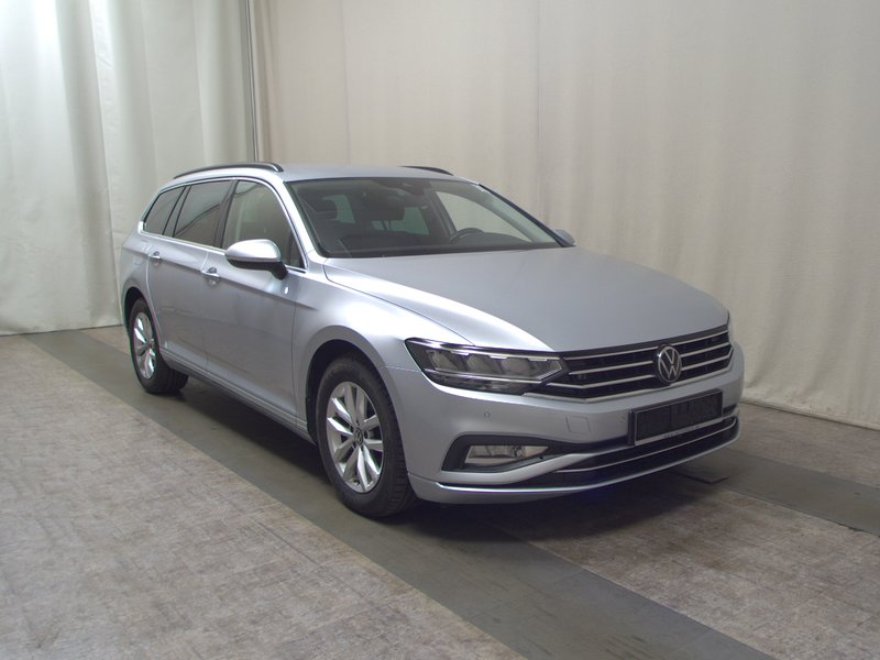 Volkswagen Passat Variant 2.0 TDI Business automatik • ACC • LED — 3
