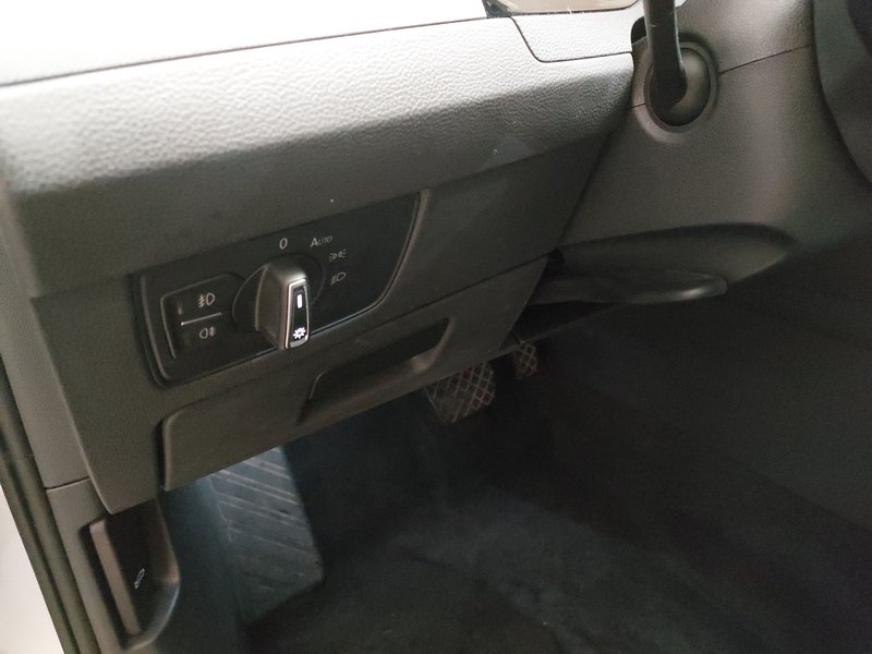 Volkswagen Passat Variant 2.0 TDI Business automatik • ACC • LED — 7