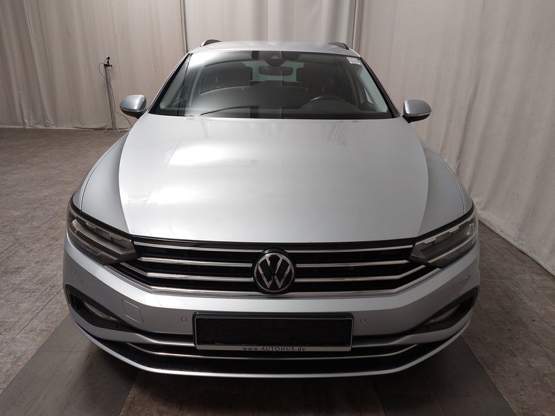 Volkswagen Passat Variant 2.0 TDI Business automatik • ACC • LED — 9