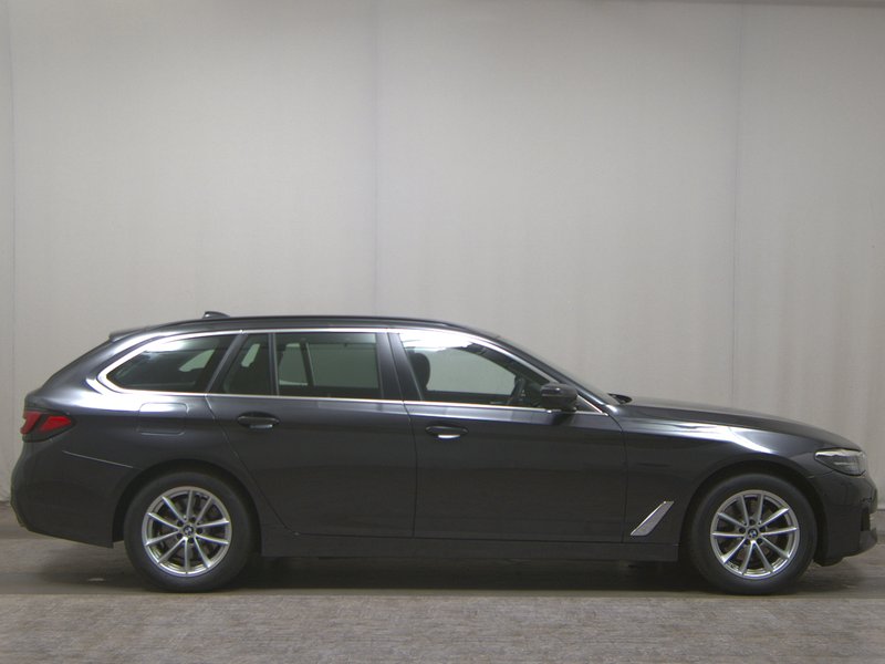 BMW 520d Touring • panorama • koža