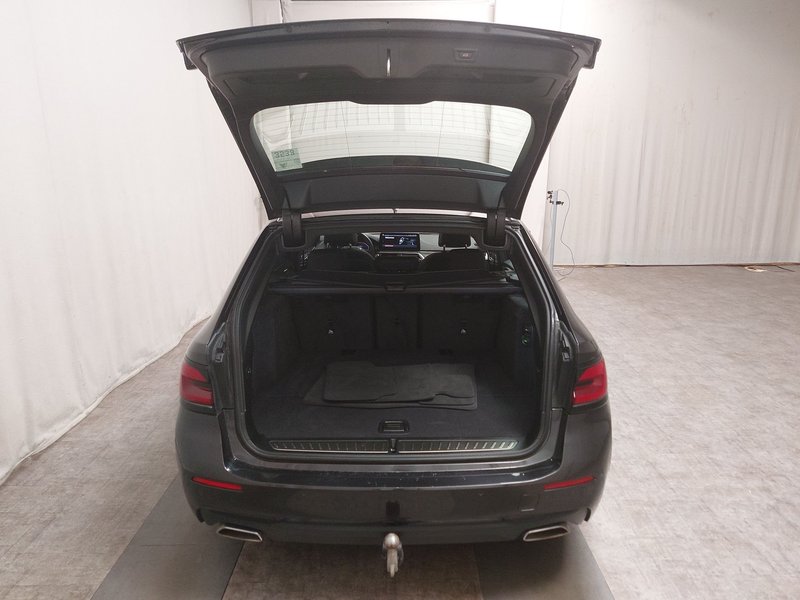BMW 520d Touring • panorama • koža — 15