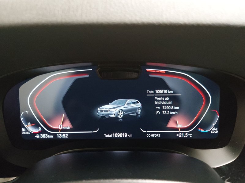 BMW 520d Touring • panorama • koža — 17