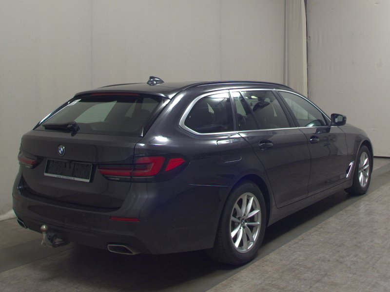 BMW 520d Touring • panorama • koža — 4