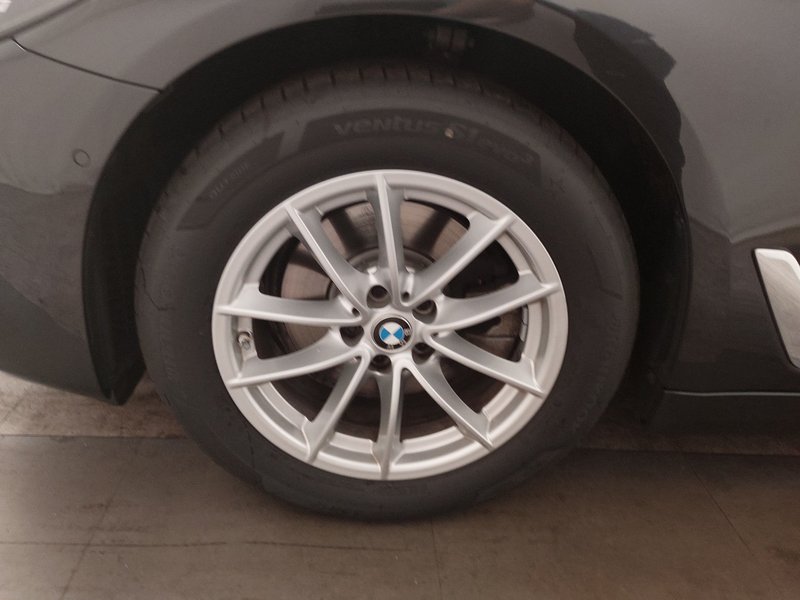 BMW 520d Touring • panorama • koža — 8