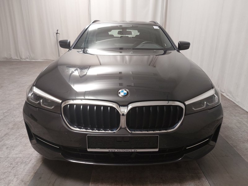 BMW 520d Touring • panorama • koža — 9