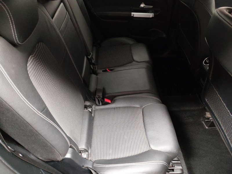 Mercedes-Benz GLB 200 d automatik Progressive • AHK • LED — 12