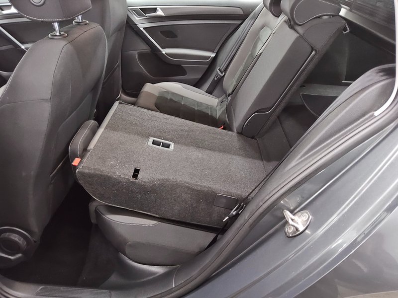 Volkswagen Golf 7 Variant 2.0 TDI Comfortline automatik • ACC • LED — 12