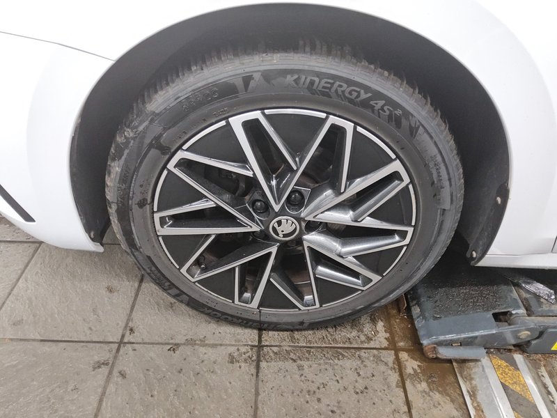 Škoda Octavia Combi 2.0 TDI Style automatik • panorama • HUD — 11