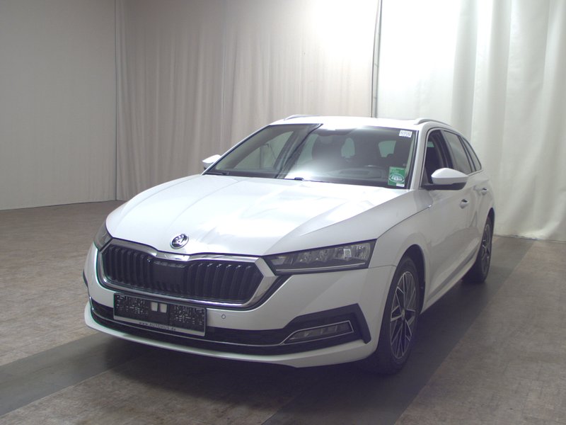 Škoda Octavia Combi 2.0 TDI Style automatik • panorama • HUD — 2