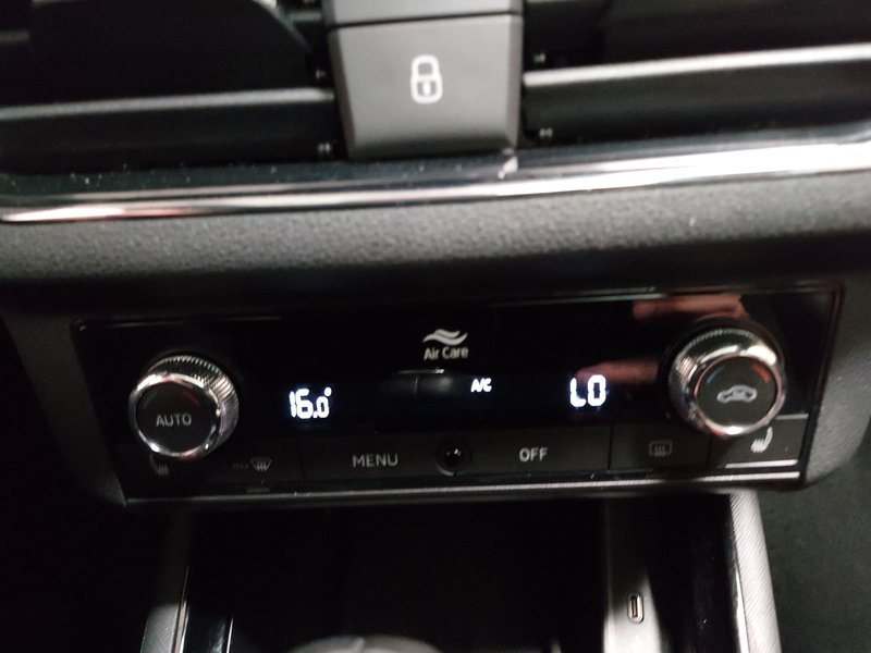 Škoda Kamiq 1.0 TSI automatik Monte Carlo • ACC • kuka za vuču — 15