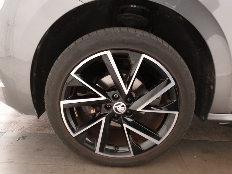 Škoda Kamiq 1.0 TSI automatik Monte Carlo • ACC • kuka za vuču — 8