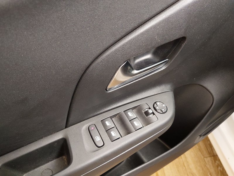 Opel Corsa-e • Full LED • digitalni instrumenti — 5