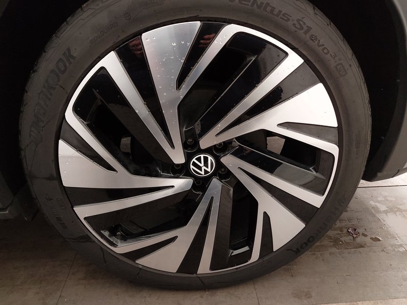 Volkswagen ID.4 GTX 4MOTION • ACC • bežično punjenje — 8