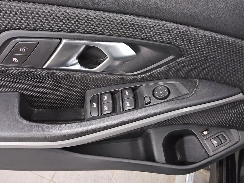 BMW 320e Touring Advantage automatik • AHK • digitalni instrumenti — 10