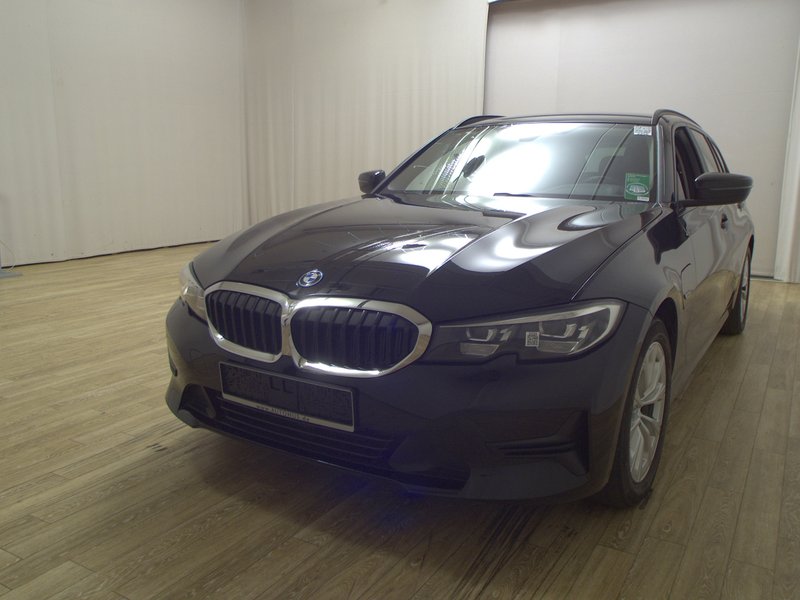 BMW 320e Touring Advantage automatik • AHK • digitalni instrumenti — 2