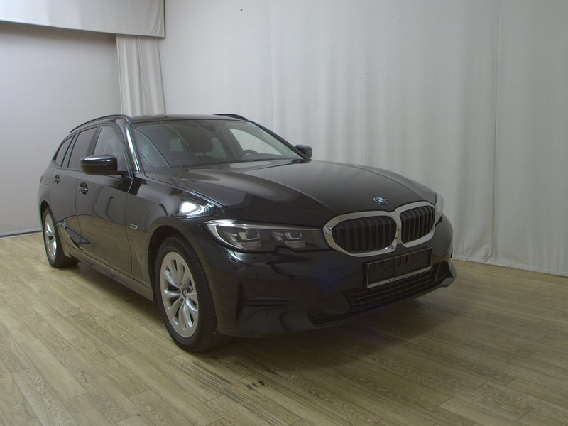 BMW 320e Touring Advantage automatik • AHK • digitalni instrumenti — 3