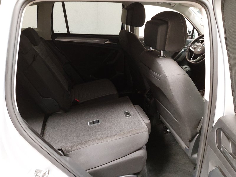 Volkswagen Tiguan 1.4 TSI eHybrid automatik Life • ACC • AHK — 11