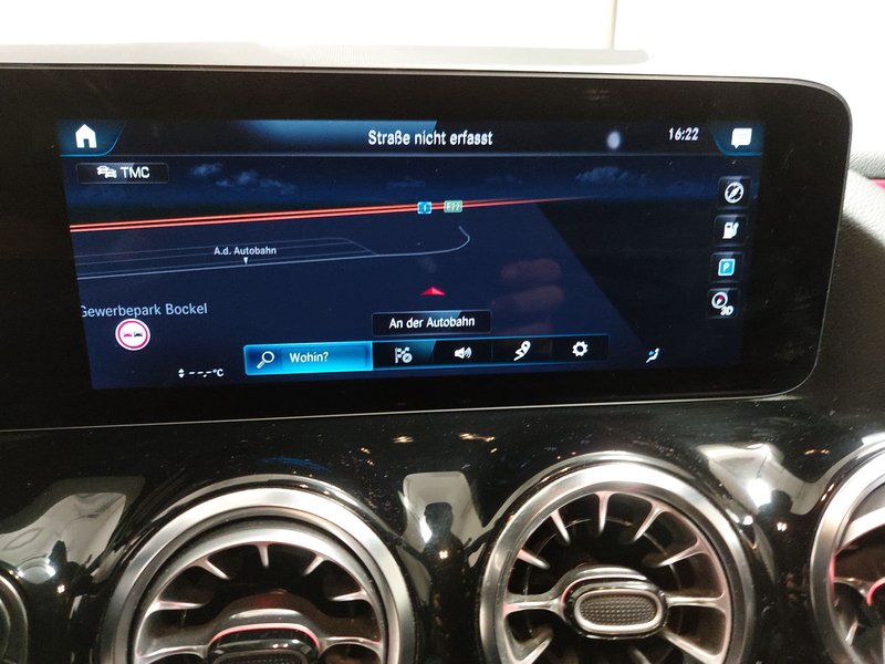 Mercedes-Benz EQA 250 Progressive • el. peta vrata • Full LED — 18