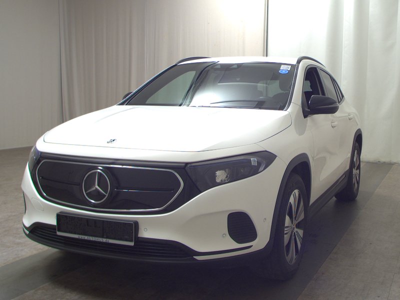 Mercedes-Benz EQA 250 Progressive • el. peta vrata • Full LED — 2