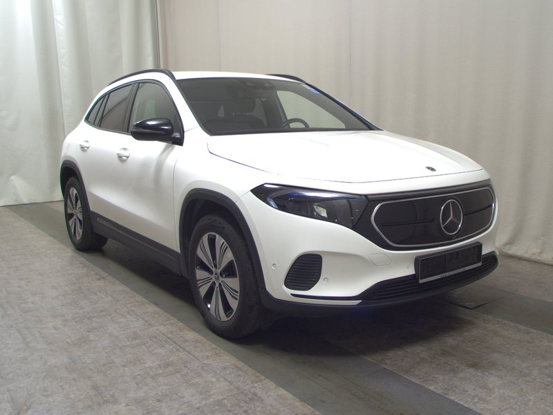 Mercedes-Benz EQA 250 Progressive • el. peta vrata • Full LED — 3