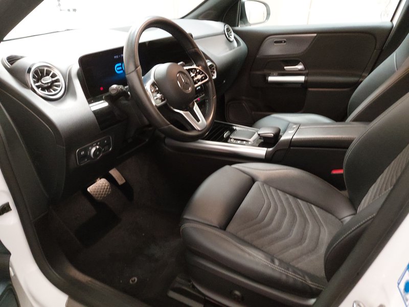 Mercedes-Benz EQA 250 Progressive • el. peta vrata • Full LED — 6