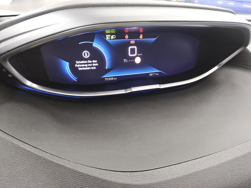 Peugeot 5008 1.2 PureTech Allure • LED • digitalni instrumenti — 10