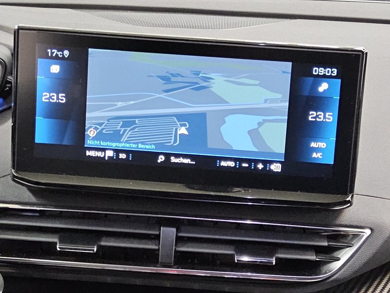 Peugeot 5008 1.2 PureTech Allure • LED • digitalni instrumenti — 7