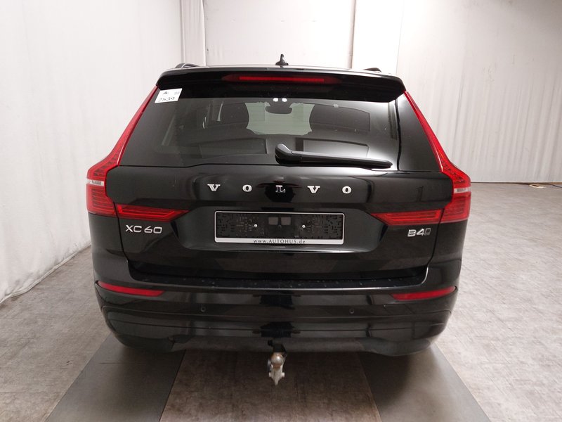 Volvo XC60 B4 D automatik AWD Core • ACC • električna peta vrata — 14