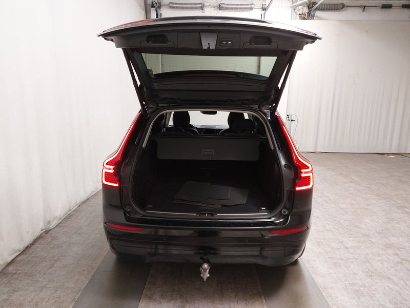 Volvo XC60 B4 D automatik AWD Core • ACC • električna peta vrata — 15