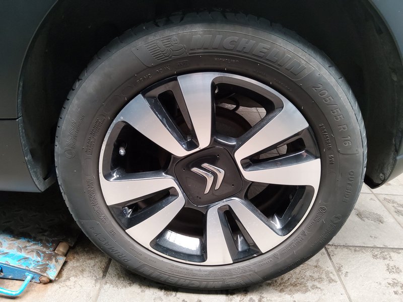 Citroën C3 1.2 PureTech Shine • LED — 10