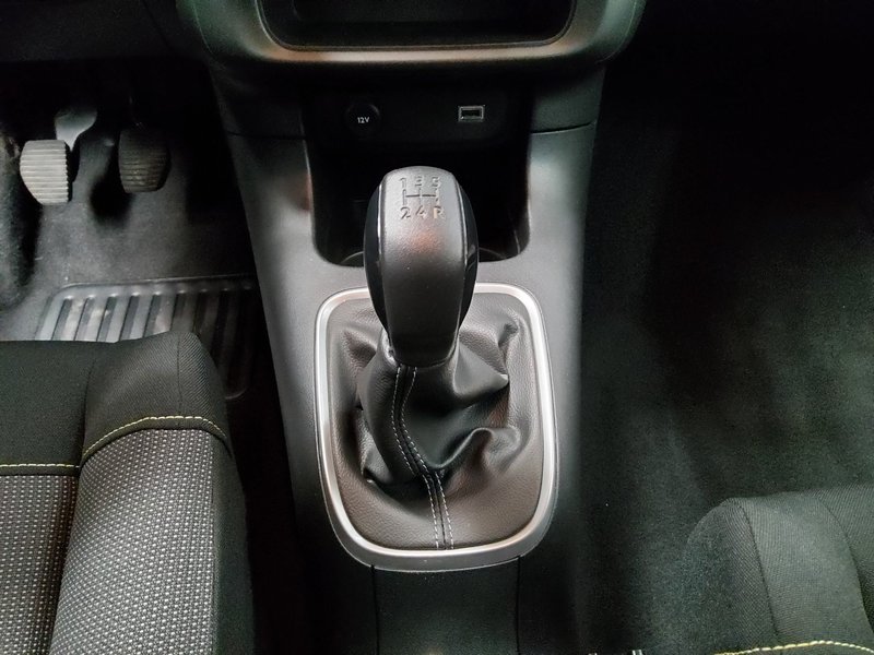 Citroën C3 1.2 PureTech Shine • LED — 6
