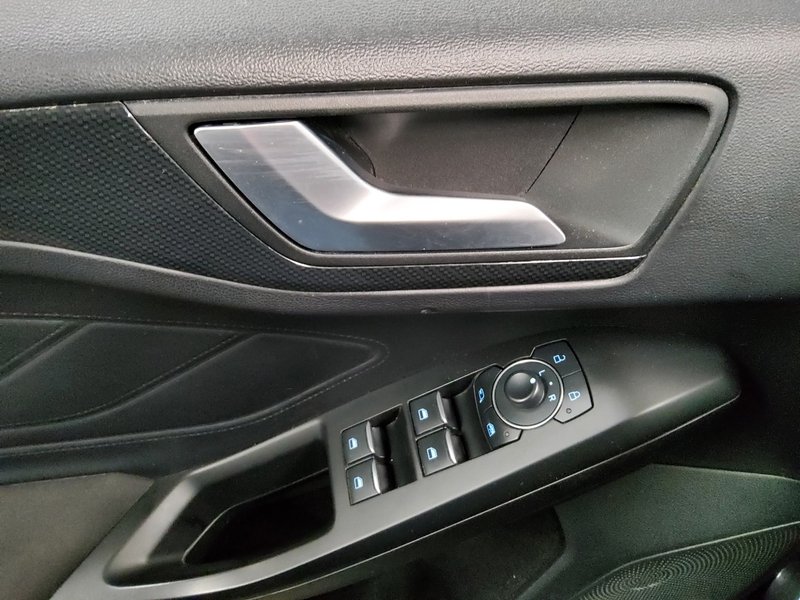 Ford Focus Turnier 1.5 EcoBlue automatik ST-Line • ACC • LED — 9