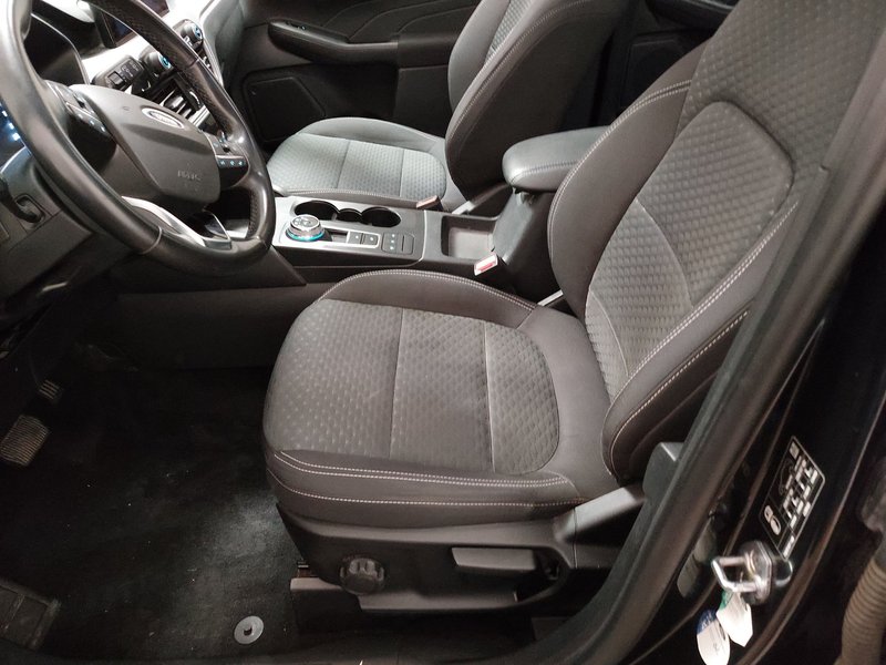 Ford Kuga 2.0 EcoBlue Cool&Connect automatik • kuka za vuču • bežično punjenje — 6